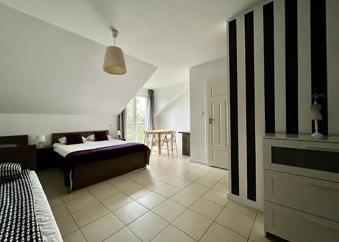 Cicha Проживание в семье Карвиа